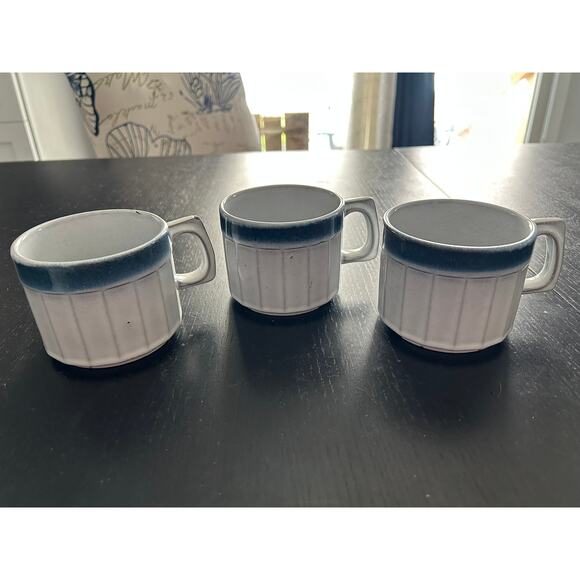 Ceramano W. Germany 105 Vintage Stoneware Aquarius 3 mugs, 1 creamer - Picture 3 of 8